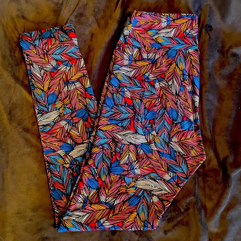 Lularoe OS multi colored feathers